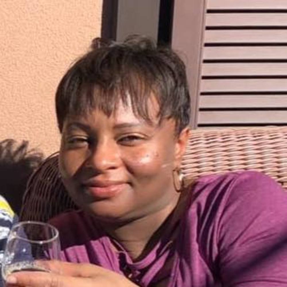 Meet your Posher, Lena